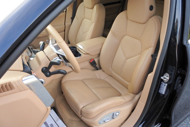 Used 2016 Porsche Cayenne Diesel AWD Used 2016 Porsche Cayenne Diesel AWD for sale at Metro West Motorcars LLC in Shrewsbury MA 14