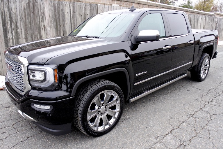 Used 2018 GMC Sierra 1500 4WD Crew Cab 143.5' Denali Used 2018 GMC Sierra 1500 4WD Crew Cab 143.5' Denali for sale at Metro West Motorcars LLC in Shrewsbury MA 1