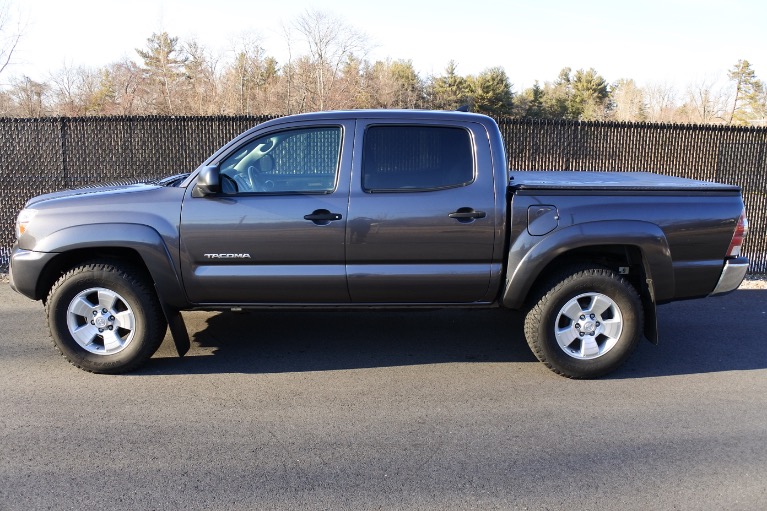 Used 2015 Toyota Tacoma 4WD Double Cab V6 AT (Natl) Used 2015 Toyota Tacoma 4WD Double Cab V6 AT (Natl) for sale  at Metro West Motorcars LLC in Shrewsbury MA 3