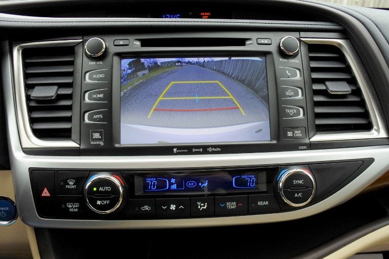 Used 2019 Toyota Highlander Hybrid Limited V6 AWD Used 2019 Toyota Highlander Hybrid Limited V6 AWD for sale at Metro West Motorcars LLC in Shrewsbury MA 11