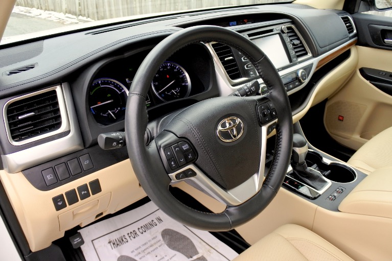 Used 2019 Toyota Highlander Hybrid Limited V6 AWD Used 2019 Toyota Highlander Hybrid Limited V6 AWD for sale at Metro West Motorcars LLC in Shrewsbury MA 13