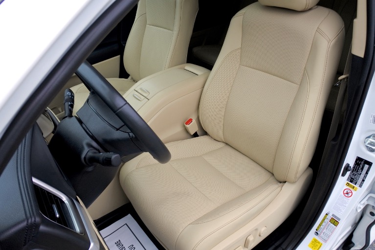 Used 2019 Toyota Highlander Hybrid Limited V6 AWD Used 2019 Toyota Highlander Hybrid Limited V6 AWD for sale at Metro West Motorcars LLC in Shrewsbury MA 14