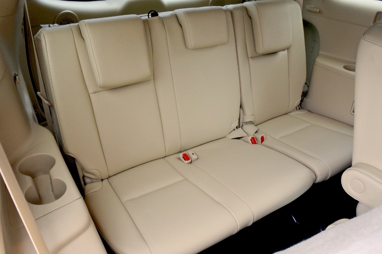 Used 2019 Toyota Highlander Hybrid Limited V6 AWD Used 2019 Toyota Highlander Hybrid Limited V6 AWD for sale at Metro West Motorcars LLC in Shrewsbury MA 19