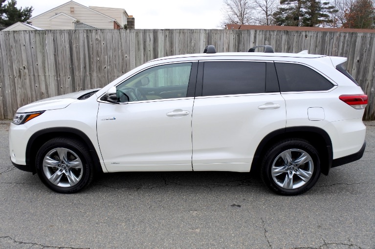 Used 2019 Toyota Highlander Hybrid Limited V6 AWD Used 2019 Toyota Highlander Hybrid Limited V6 AWD for sale at Metro West Motorcars LLC in Shrewsbury MA 2