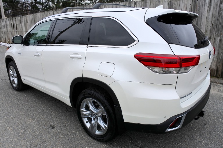 Used 2019 Toyota Highlander Hybrid Limited Platinum AWD Used 2019 Toyota Highlander Hybrid Limited Platinum AWD for sale  at Metro West Motorcars LLC in Shrewsbury MA 3