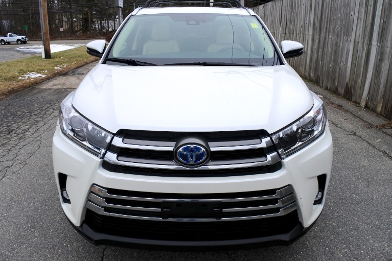 Used 2019 Toyota Highlander Hybrid Limited Platinum AWD Used 2019 Toyota Highlander Hybrid Limited Platinum AWD for sale  at Metro West Motorcars LLC in Shrewsbury MA 8