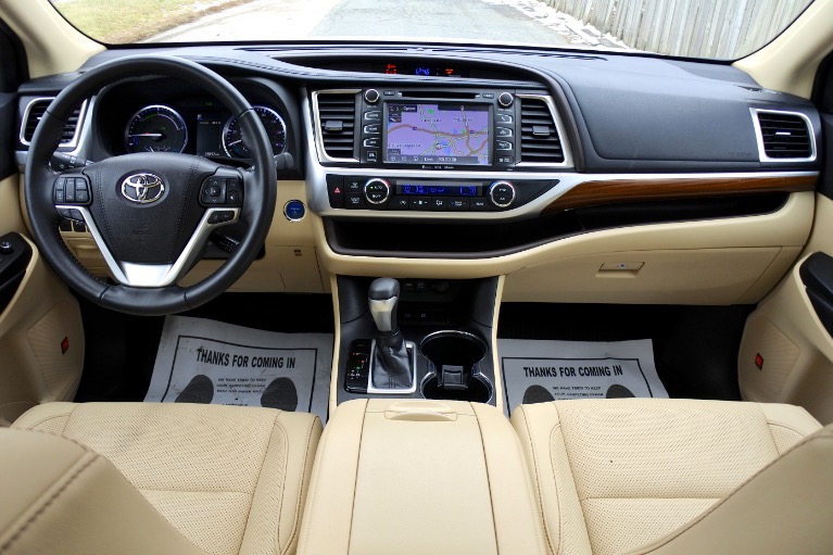 Used 2019 Toyota Highlander Hybrid Limited V6 AWD Used 2019 Toyota Highlander Hybrid Limited V6 AWD for sale at Metro West Motorcars LLC in Shrewsbury MA 9