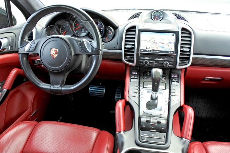 Used 2014 Porsche Cayenne Turbo S AWD Used 2014 Porsche Cayenne Turbo S AWD for sale at Metro West Motorcars LLC in Shrewsbury MA 10