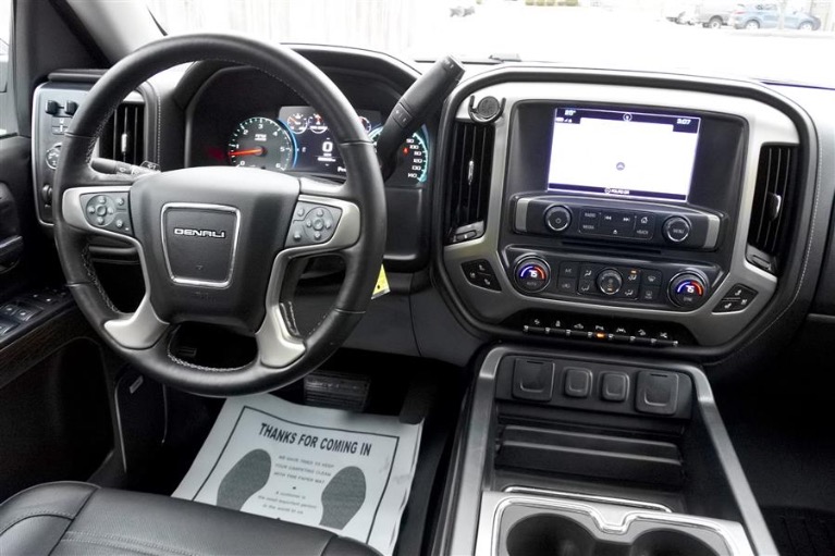 Used 2016 GMC Sierra 1500 4WD Crew Cab 143.5 Denali Used 2016 GMC Sierra 1500 4WD Crew Cab 143.5 Denali for sale at Metro West Motorcars LLC in Shrewsbury MA 10