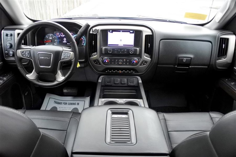 Used 2016 GMC Sierra 1500 4WD Crew Cab 143.5 Denali Used 2016 GMC Sierra 1500 4WD Crew Cab 143.5 Denali for sale at Metro West Motorcars LLC in Shrewsbury MA 9
