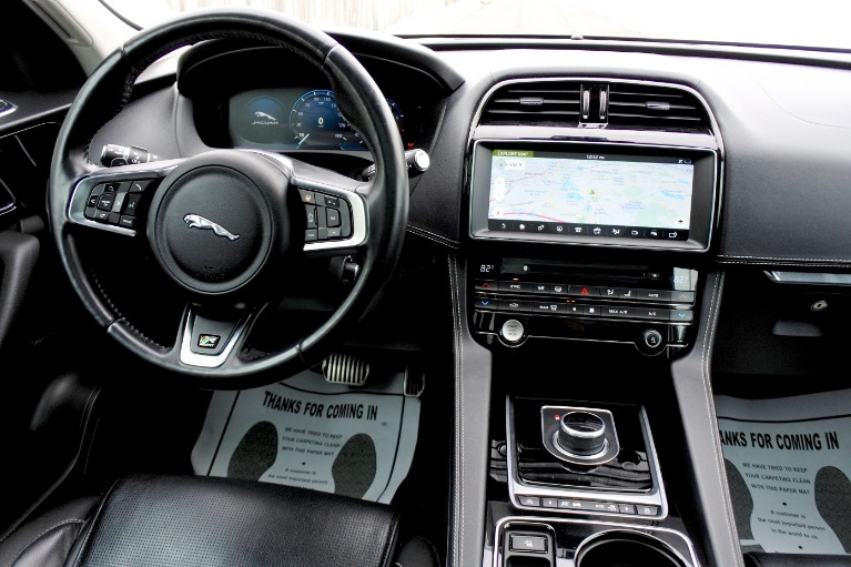 Used 2017 Jaguar F-pace 35t R-Sport AWD Used 2017 Jaguar F-pace 35t R-Sport AWD for sale at Metro West Motorcars LLC in Shrewsbury MA 10
