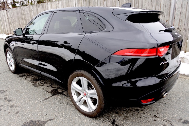 Used 2017 Jaguar F-pace 35t R-Sport AWD Used 2017 Jaguar F-pace 35t R-Sport AWD for sale  at Metro West Motorcars LLC in Shrewsbury MA 3