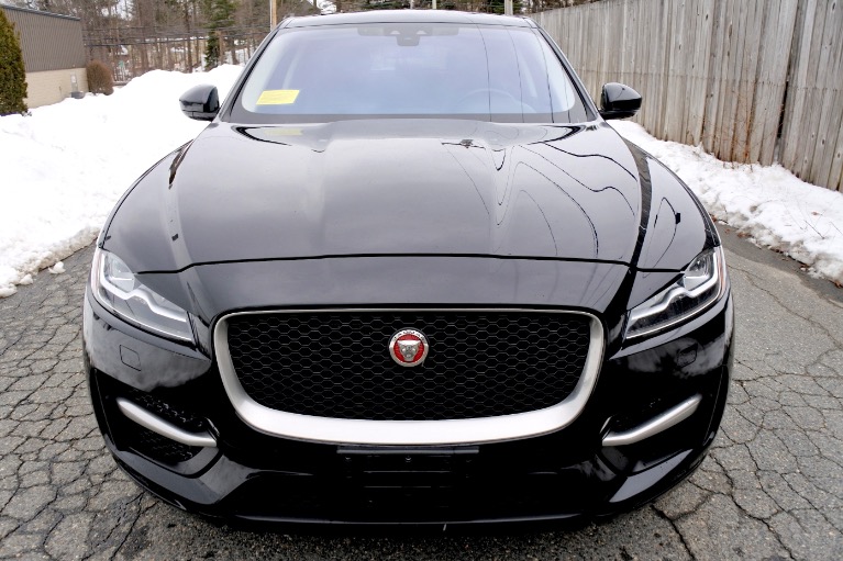 Used 2017 Jaguar F-pace 35t R-Sport AWD Used 2017 Jaguar F-pace 35t R-Sport AWD for sale at Metro West Motorcars LLC in Shrewsbury MA 8