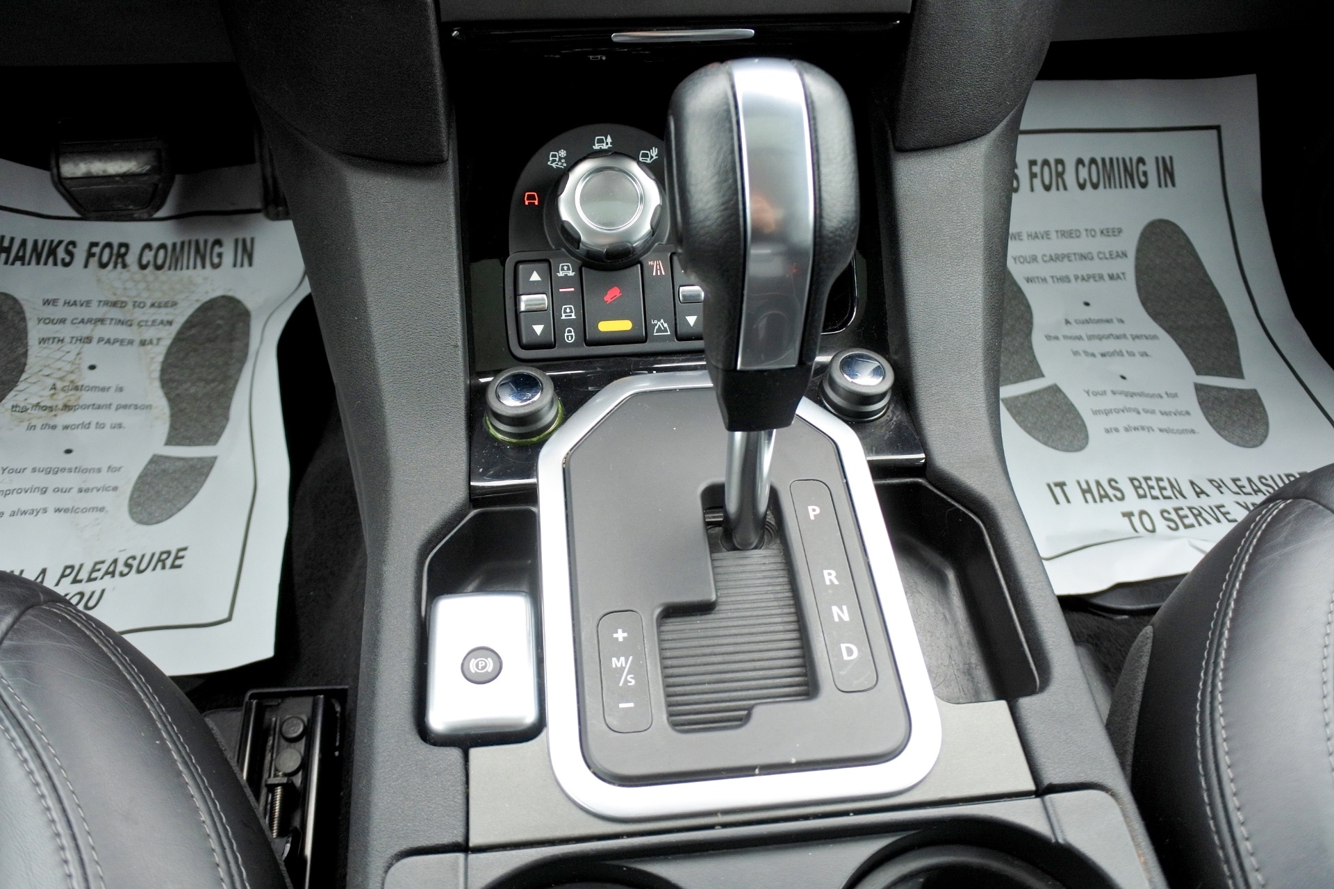 2011 Land Rover LR4 HSE LUX photo 12