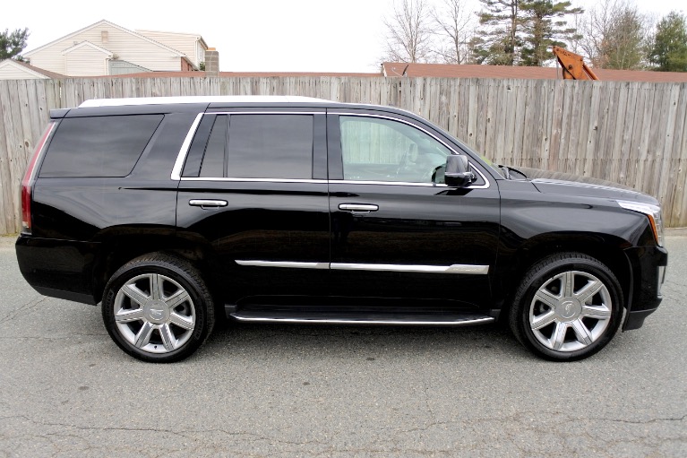 Used 2017 Cadillac Escalade 4WD Luxury Used 2017 Cadillac Escalade 4WD Luxury for sale  at Metro West Motorcars LLC in Shrewsbury MA 6