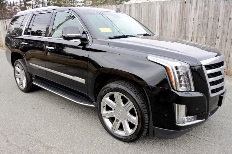 Used 2017 Cadillac Escalade 4WD Luxury Used 2017 Cadillac Escalade 4WD Luxury for sale  at Metro West Motorcars LLC in Shrewsbury MA 7