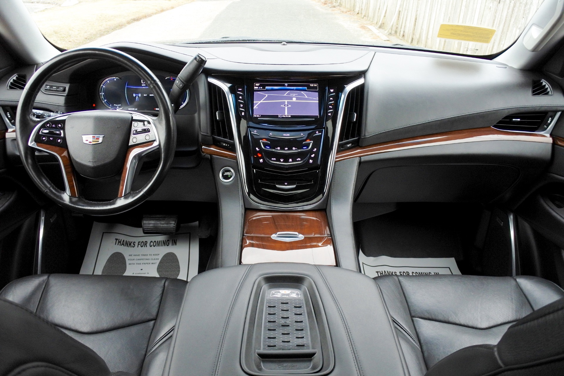 Cadillac escalade интерьер