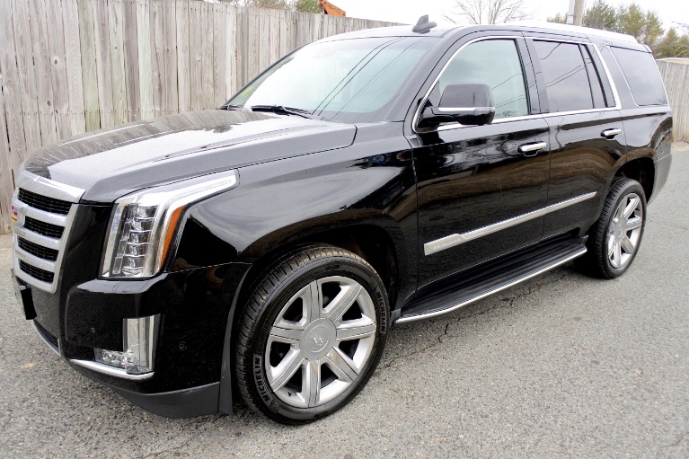 Used 2017 Cadillac Escalade 4WD Luxury Used 2017 Cadillac Escalade 4WD Luxury for sale  at Metro West Motorcars LLC in Shrewsbury MA 1