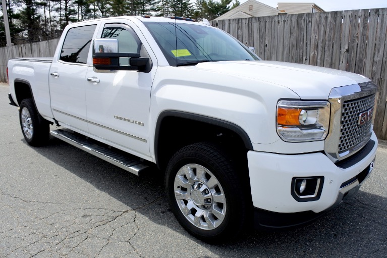 Used 2017 GMC Sierra 2500hd 4WD Crew Cab 153.7' Denali Used 2017 GMC Sierra 2500hd 4WD Crew Cab 153.7' Denali for sale at Metro West Motorcars LLC in Shrewsbury MA 7