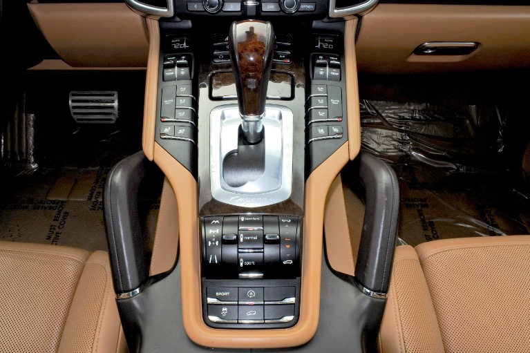 Used 2012 Porsche Cayenne Turbo AWD Used 2012 Porsche Cayenne Turbo AWD for sale at Metro West Motorcars LLC in Shrewsbury MA 12