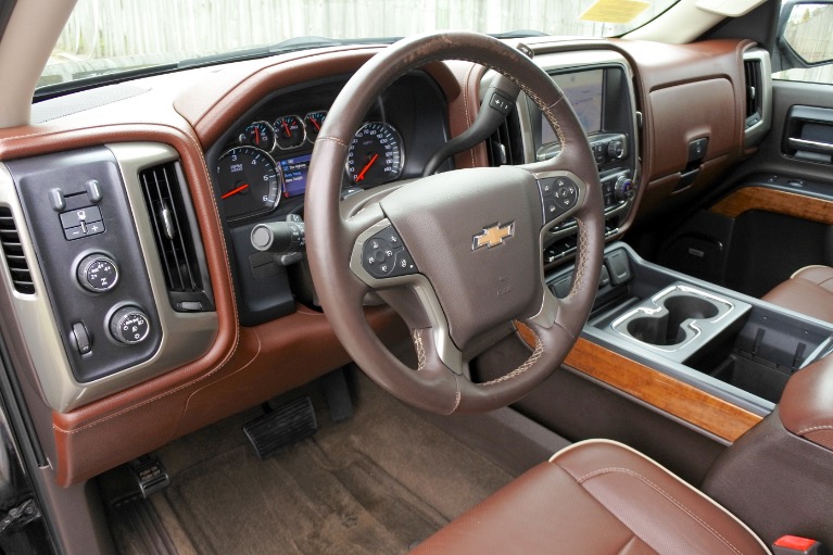 Used 2014 Chevrolet Silverado 1500 4WD Crew Cab 143.5' High Country Used 2014 Chevrolet Silverado 1500 4WD Crew Cab 143.5' High Country for sale at Metro West Motorcars LLC in Shrewsbury MA 12