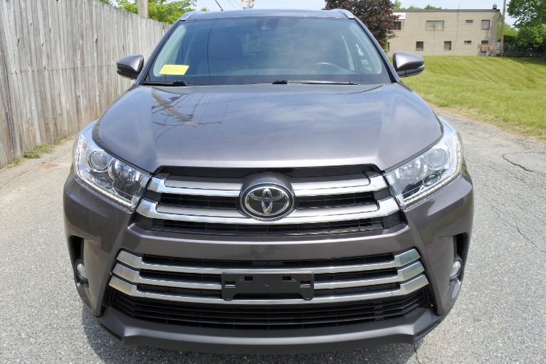 Used 2017 Toyota Highlander Limited V6 AWD Used 2017 Toyota Highlander Limited V6 AWD for sale  at Metro West Motorcars LLC in Shrewsbury MA 8