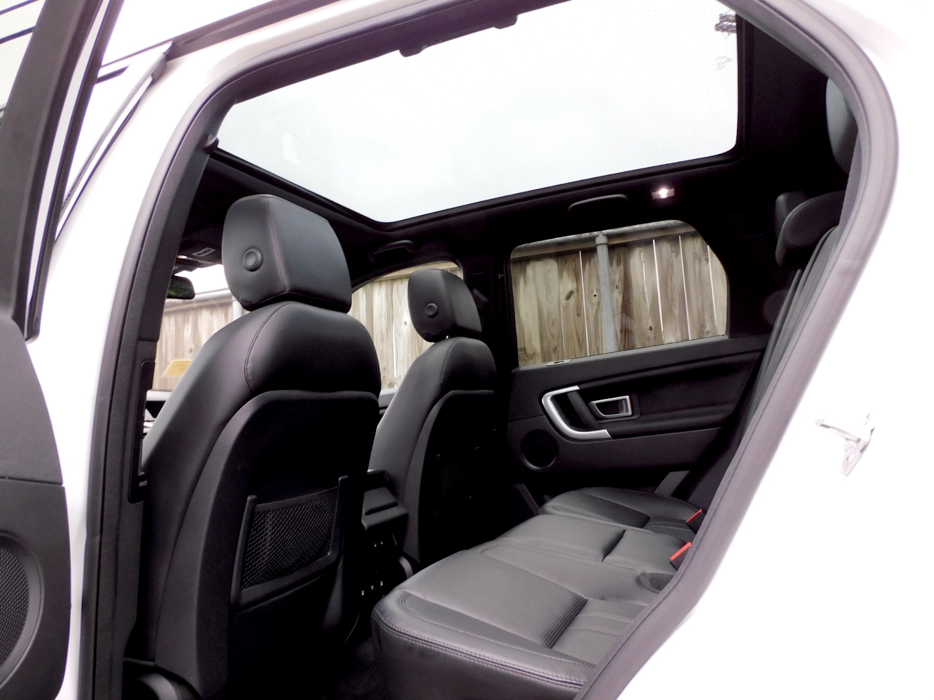 2015 Land Rover Discovery Sport HSE photo 15