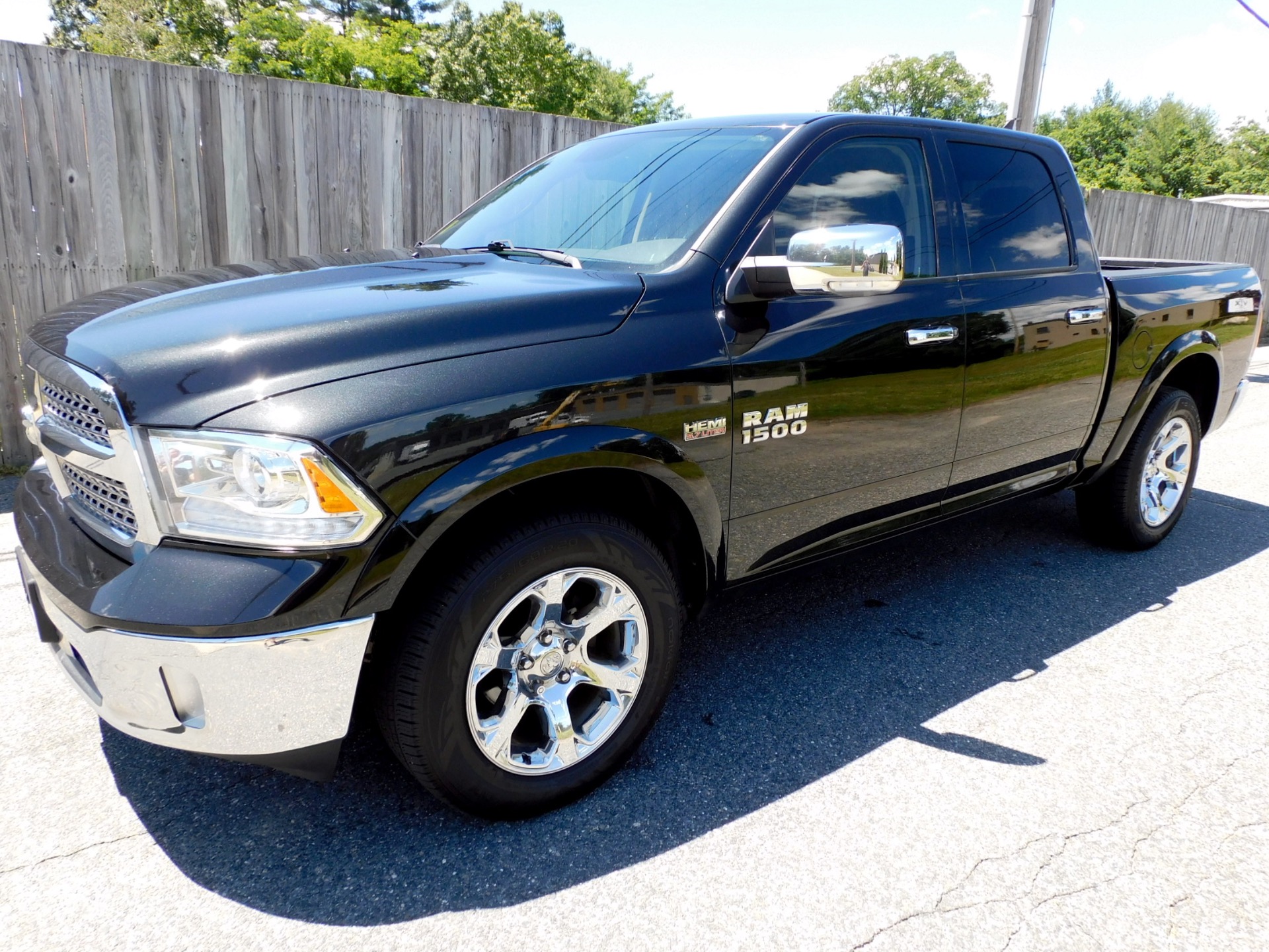Used 2017 Ram 1500 Laramie 4x4 Crew Cab 5''7' Box For Sale (27,800