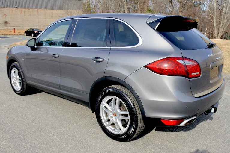 Used 2013 Porsche Cayenne Diesel AWD Used 2013 Porsche Cayenne Diesel AWD for sale  at Metro West Motorcars LLC in Shrewsbury MA 3