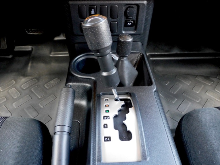 Used 2007 Toyota Fj Cruiser 4WD Auto Used 2007 Toyota Fj Cruiser 4WD Auto for sale at Metro West Motorcars LLC in Shrewsbury MA 12