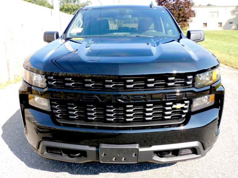 Used 2021 Chevrolet Silverado 1500 4WD Crew Cab 147' Custom Used 2021 Chevrolet Silverado 1500 4WD Crew Cab 147' Custom for sale  at Metro West Motorcars LLC in Shrewsbury MA 8