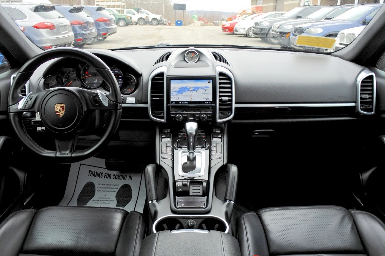 Used 2014 Porsche Cayenne Diesel AWD Used 2014 Porsche Cayenne Diesel AWD for sale at Metro West Motorcars LLC in Shrewsbury MA 9