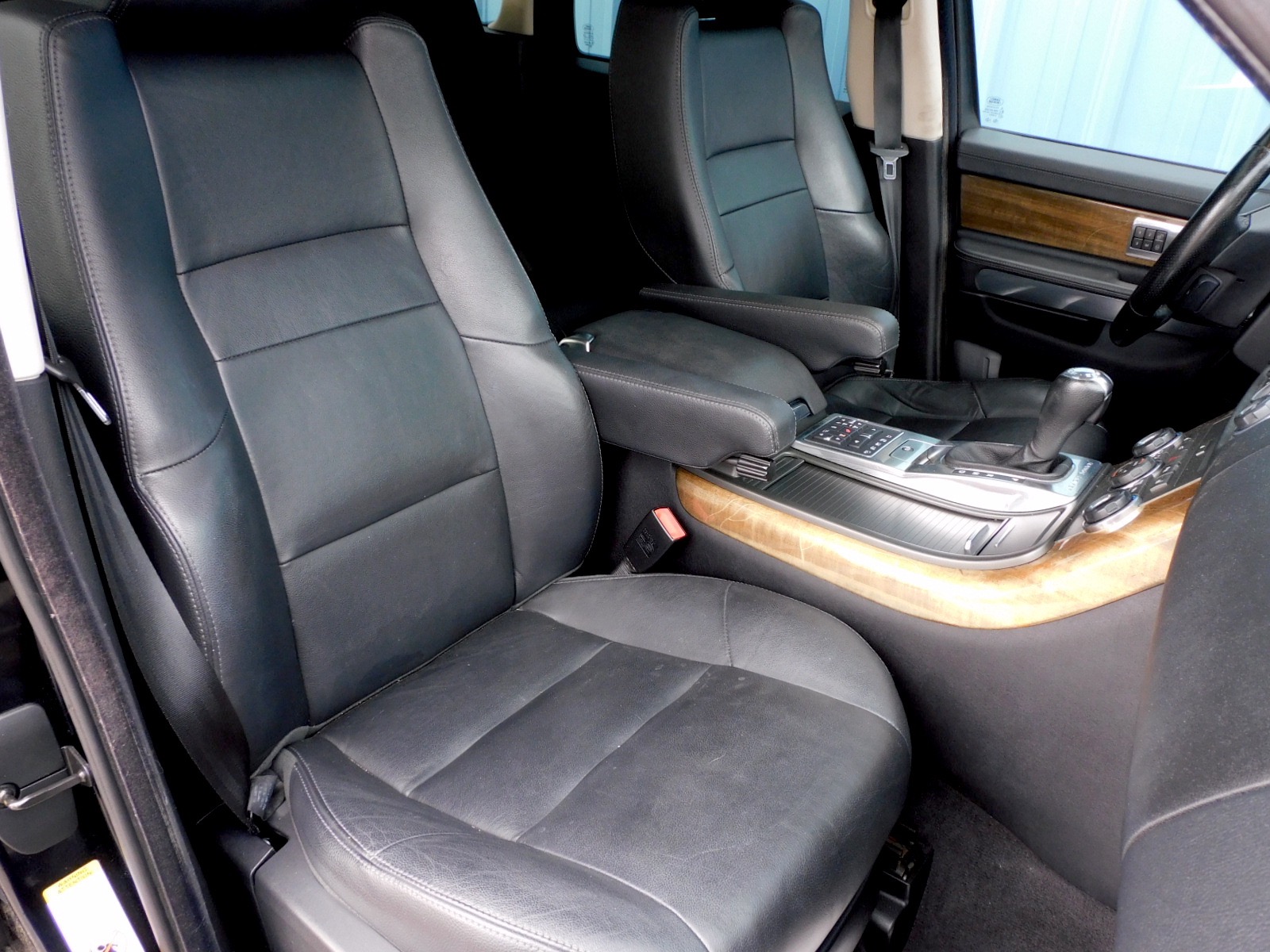 2012 Land Rover Range Rover Sport HSE photo 17