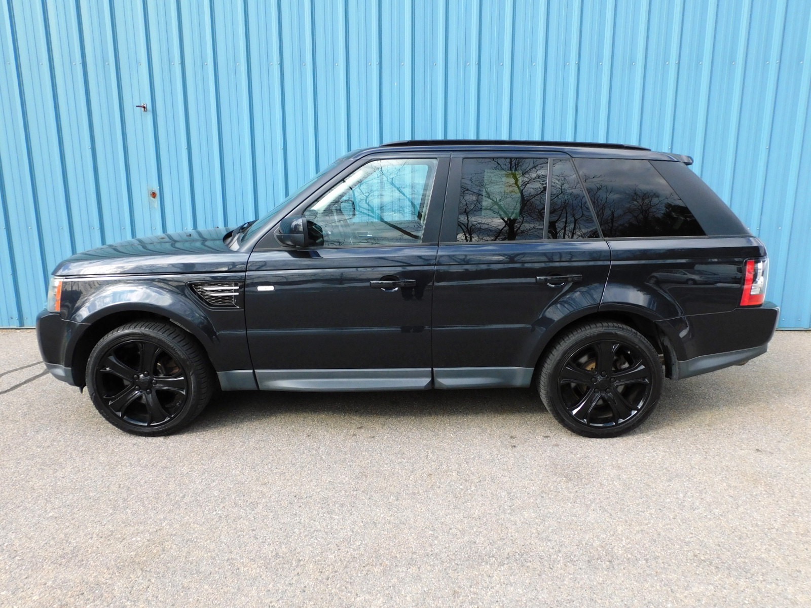2012 Land Rover Range Rover Sport HSE photo 2
