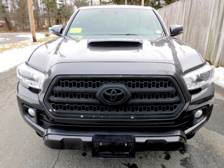 Used 2017 Toyota Tacoma TRD Sport Double Cab 5'' Bed V6 4x4 AT (Natl) Used 2017 Toyota Tacoma TRD Sport Double Cab 5'' Bed V6 4x4 AT (Natl) for sale  at Metro West Motorcars LLC in Shrewsbury MA 8