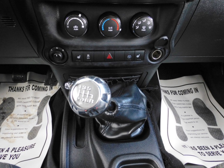 Used 2015 Jeep Wrangler Unlimited Sahara 4WD Used 2015 Jeep Wrangler Unlimited Sahara 4WD for sale at Metro West Motorcars LLC in Shrewsbury MA 12