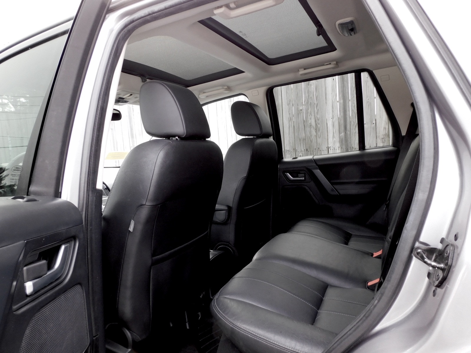 2014 Land Rover LR2 HSE photo 15
