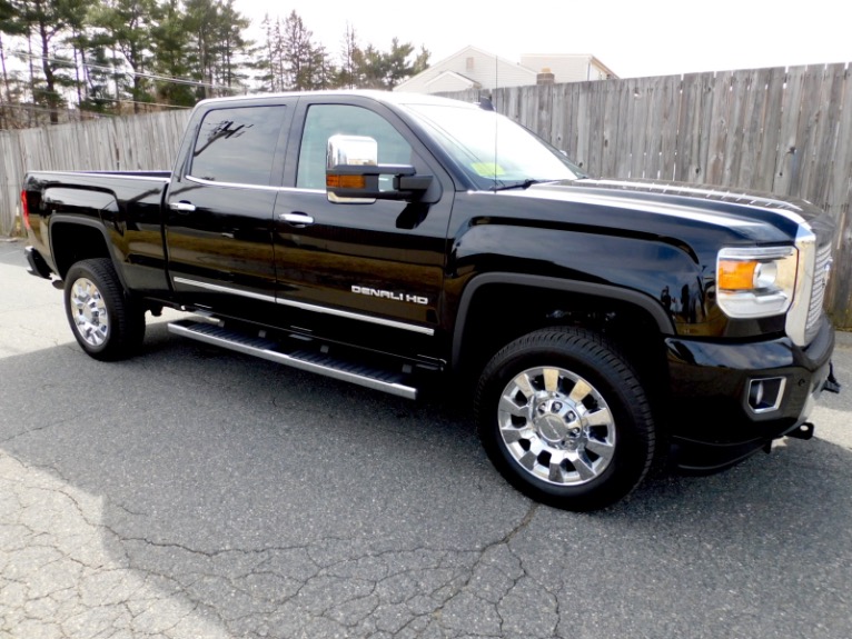 Used 2017 GMC Sierra 2500hd 4WD Crew Cab Denali Used 2017 GMC Sierra 2500hd 4WD Crew Cab Denali for sale at Metro West Motorcars LLC in Shrewsbury MA 7
