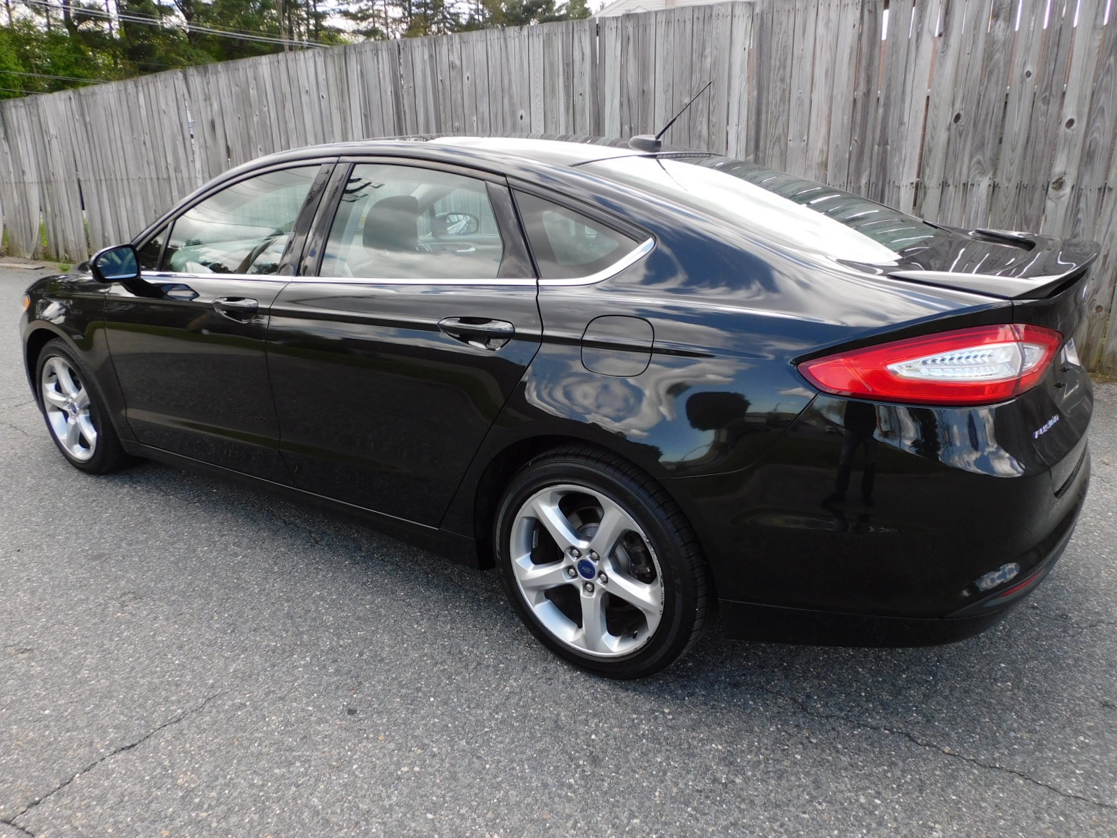 Used 2014 Ford Fusion SE FWD For Sale (16,800) Metro West Motorcars