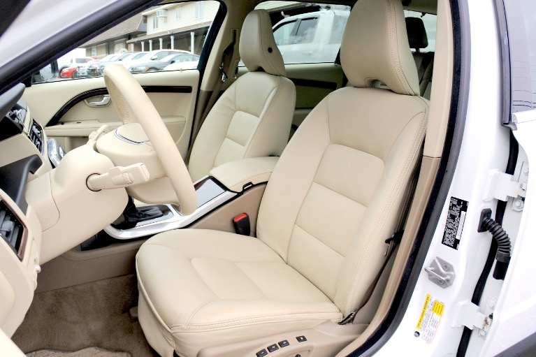 Used 2015 Volvo Xc70 3.2 Platinum AWD Used 2015 Volvo Xc70 3.2 Platinum AWD for sale at Metro West Motorcars LLC in Shrewsbury MA 14