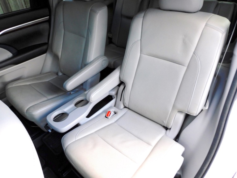 Used 2016 Toyota Highlander Limited V6 AWD Used 2016 Toyota Highlander Limited V6 AWD for sale at Metro West Motorcars LLC in Shrewsbury MA 16