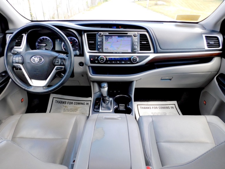 Used 2016 Toyota Highlander Limited V6 AWD Used 2016 Toyota Highlander Limited V6 AWD for sale at Metro West Motorcars LLC in Shrewsbury MA 9