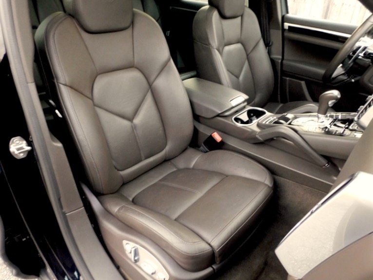 Used 2017 Porsche Cayenne Platinum Edition AWD Used 2017 Porsche Cayenne Platinum Edition AWD for sale at Metro West Motorcars LLC in Shrewsbury MA 19