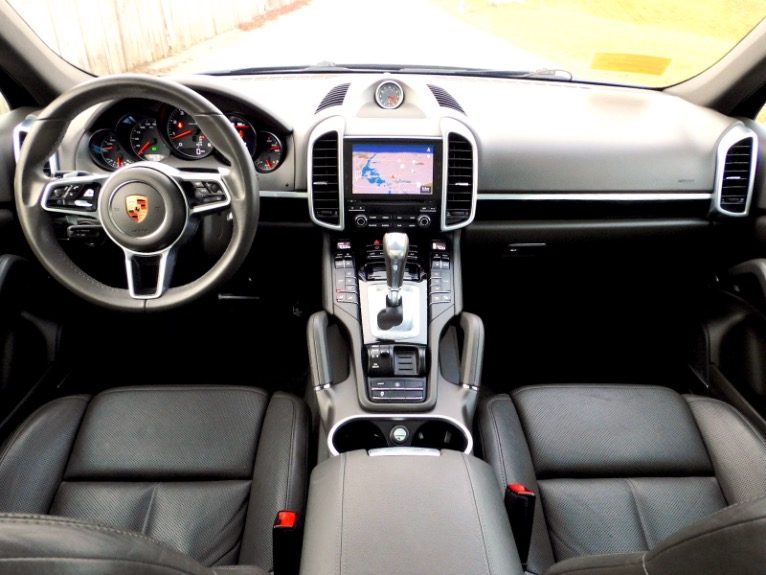 Used 2017 Porsche Cayenne Platinum Edition AWD Used 2017 Porsche Cayenne Platinum Edition AWD for sale at Metro West Motorcars LLC in Shrewsbury MA 9