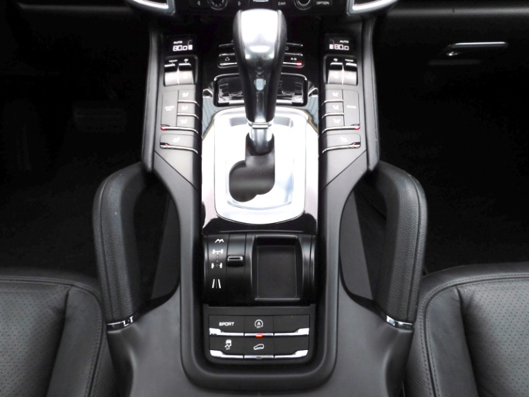 Used 2013 Porsche Cayenne AWD Used 2013 Porsche Cayenne AWD for sale at Metro West Motorcars LLC in Shrewsbury MA 12