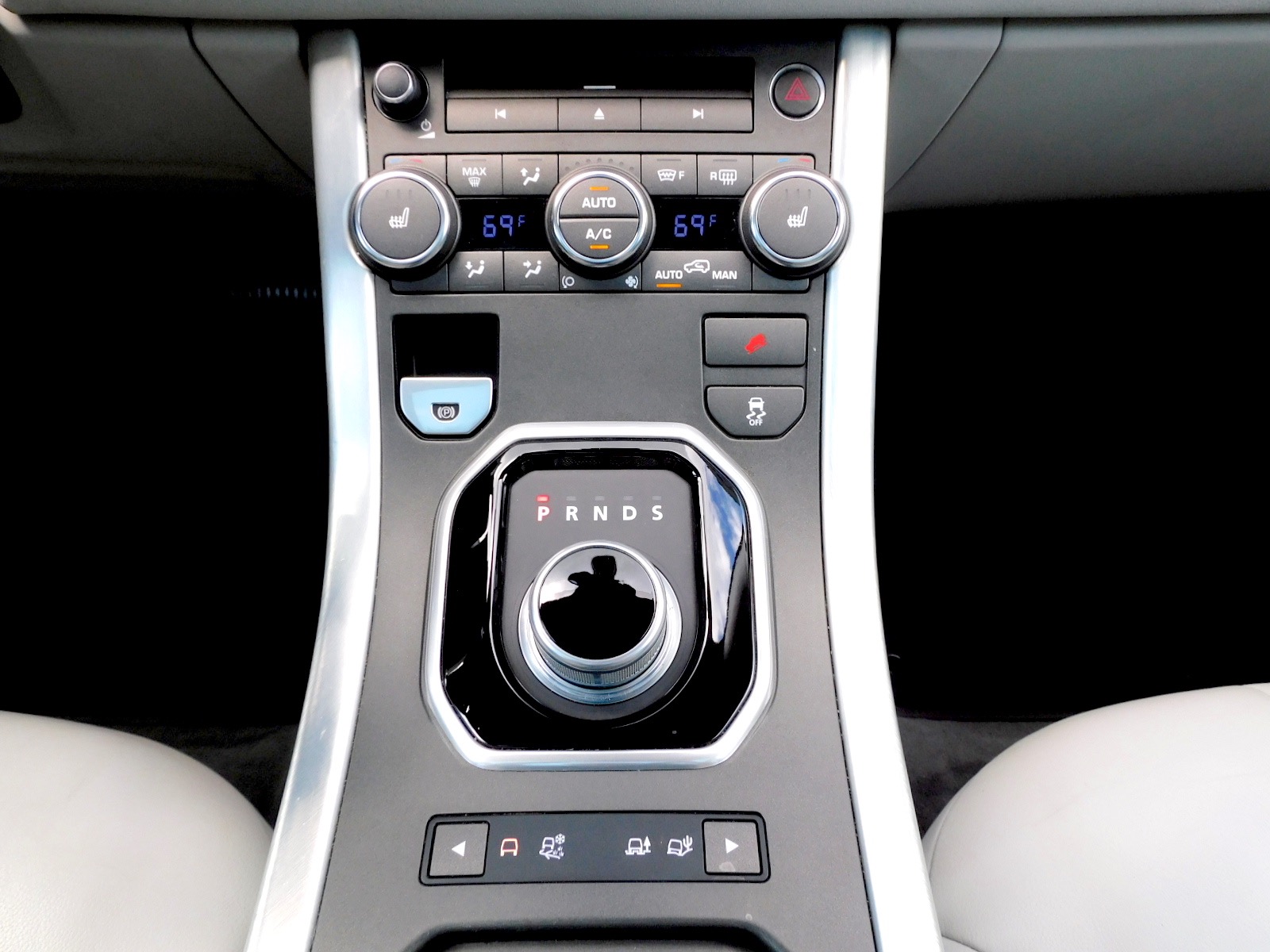 2013 Land Rover Range Rover Evoque Pure Plus photo 12