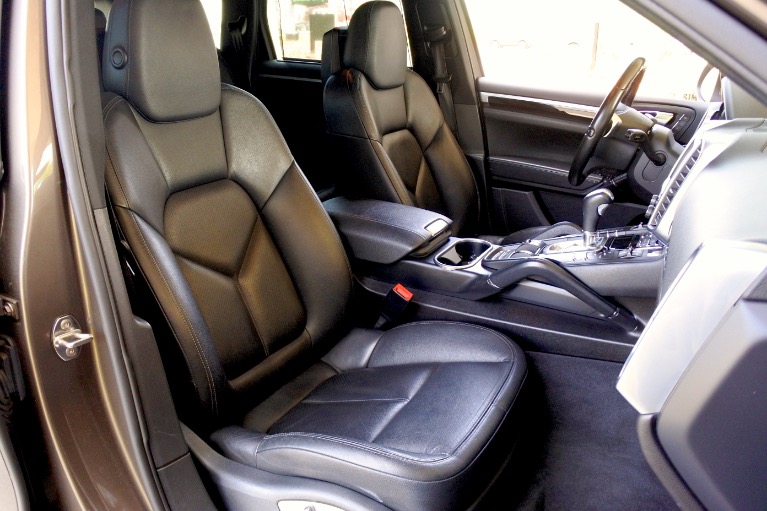 Used 2011 Porsche Cayenne AWD Used 2011 Porsche Cayenne AWD for sale at Metro West Motorcars LLC in Shrewsbury MA 20