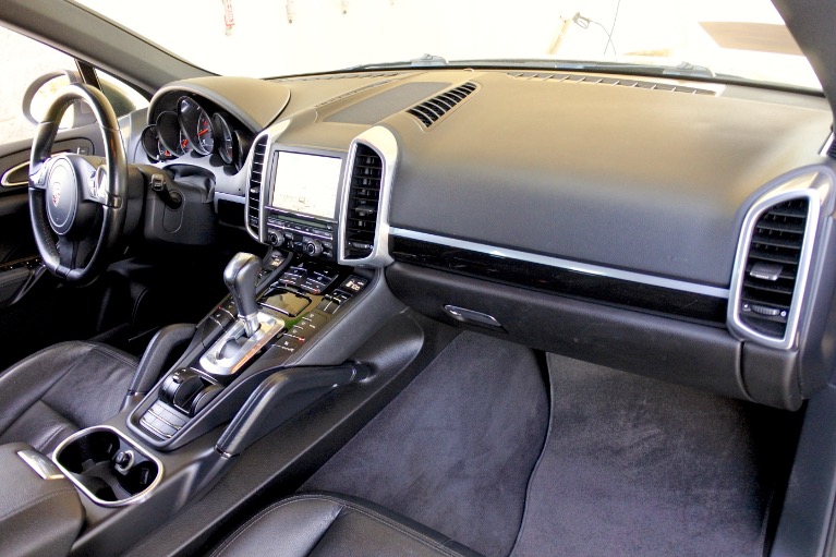 Used 2011 Porsche Cayenne AWD Used 2011 Porsche Cayenne AWD for sale at Metro West Motorcars LLC in Shrewsbury MA 21