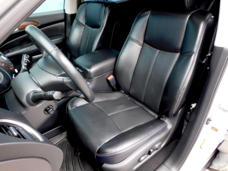 Used 2017 Nissan Pathfinder 4x4 Platinum Used 2017 Nissan Pathfinder 4x4 Platinum for sale at Metro West Motorcars LLC in Shrewsbury MA 14