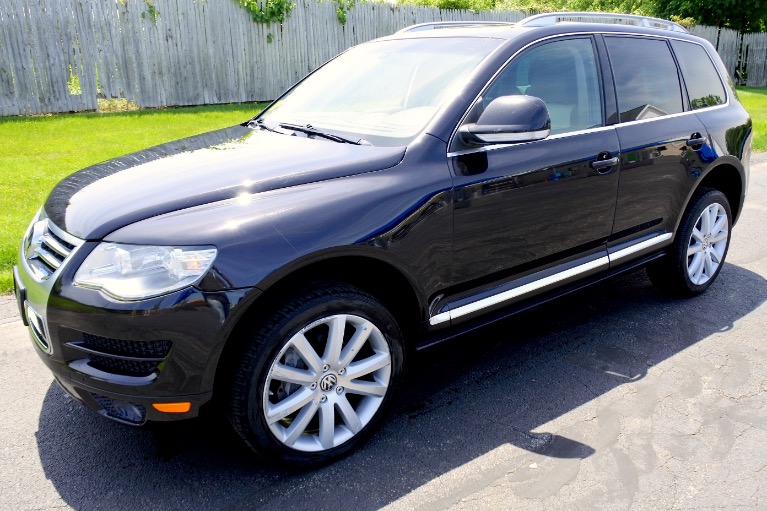 Used 2010 Volkswagen Touareg TDI R Line Used 2010 Volkswagen Touareg TDI R Line for sale  at Metro West Motorcars LLC in Shrewsbury MA 1